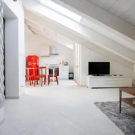 Loft Con Terrazzino+free Park+wi-fi Daire